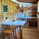 Dolomites Con Box Privato كنازاي